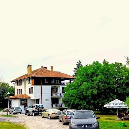 Отель Чичо Томовата Колиба Трявна Экстерьер фото